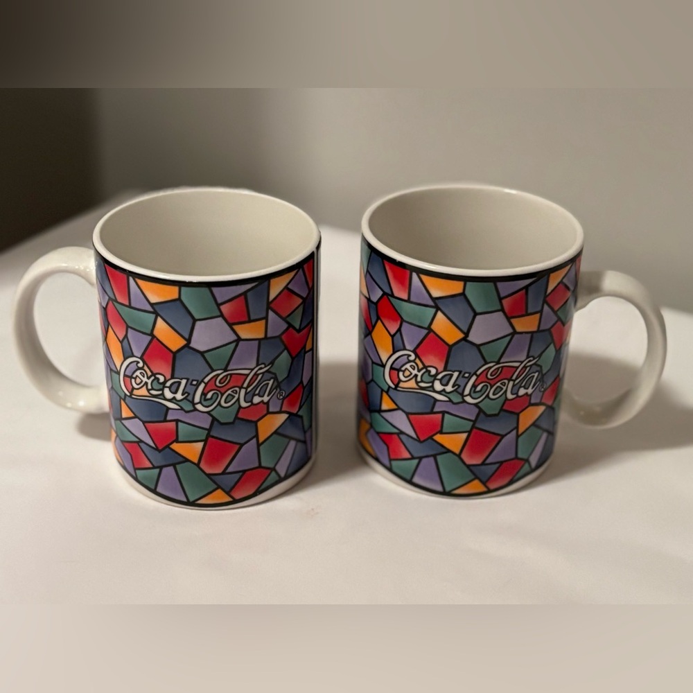 Vintage Coca Cola Mosaic 10oz Coffee Mugs (set of two)   Gibson 1998